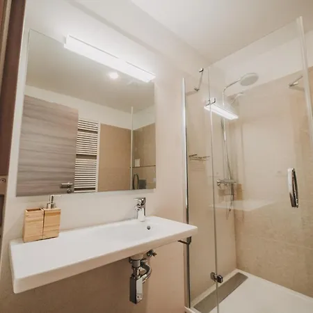 Beautiful New Studio, 400m From The Square Apartman *