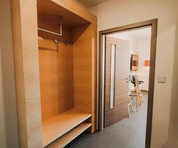 Beautiful New Studio, 400m From The Square